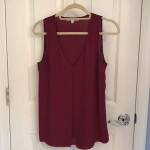 A medium Daniel Rainn sleeveless top